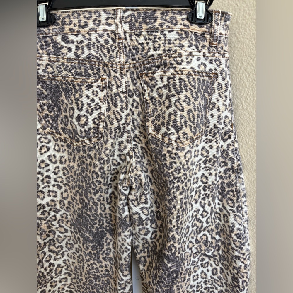NWOT - Lioness Horseshoe Print Barrel Leg Jeans in Leopard Fade - Size XS - Picture 10 of 10